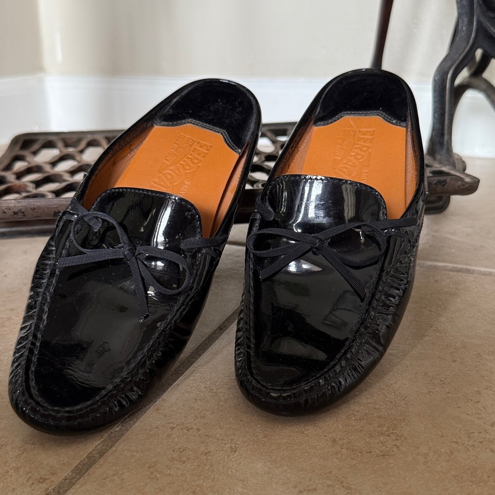 Ferragamo Salvatore Rare Loafers Black Patent Leather Size 6C
Made in Italy - Picture 4 of 6